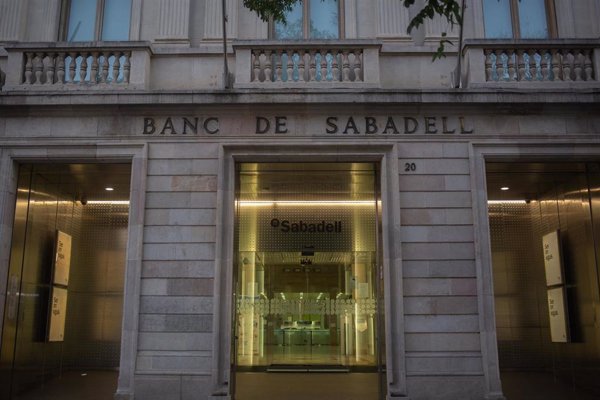 Sabadell disuelve su filial de asesoramiento en M&A, tras integrarla en la propia estructura del banco