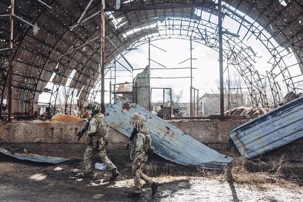 El Ejército checheno y las milicias de Lugansk toman un planta industrial en la ciudad de Soledar