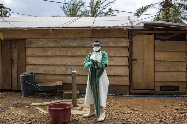 La OMS publica su primera guía para el tratamiento del ébola y pide mejorar el acceso al mismo