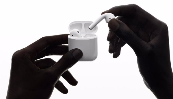 Apple confirma que iOS 16 detecta AirPods falsificados pero no bloquea su uso