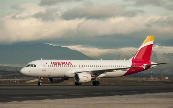 Iberia operará casi tres vuelos chárter al día en septiembre