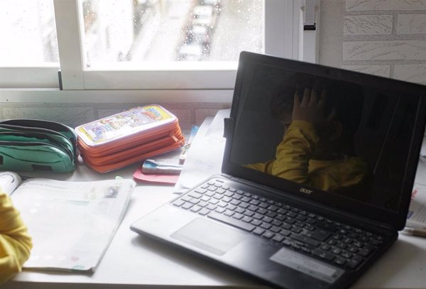 Un proyecto de BBVA y FAD enseña a los padres cómo acompañar a sus hijos si quieren ser 'influencers'