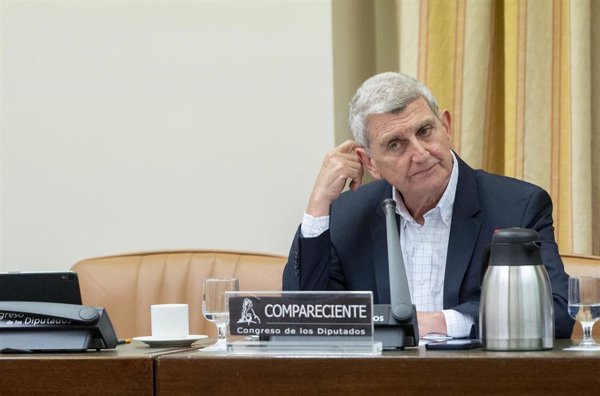 Pérez Tornero anuncia su renuncia como presidente y consejero de RTVE