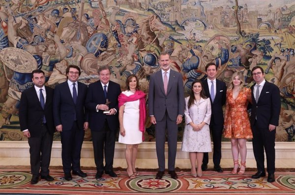 El Rey Felipe VI entrega el 'Premio Enrique V. Iglesias' al empresario colombiano Jaime Gilinski
