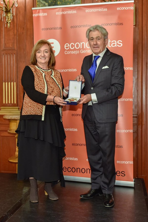 Cristina Herrero (AIReF), premio Gran Cruz al Mérito en el Servicio de la Economía 2022 del CGE