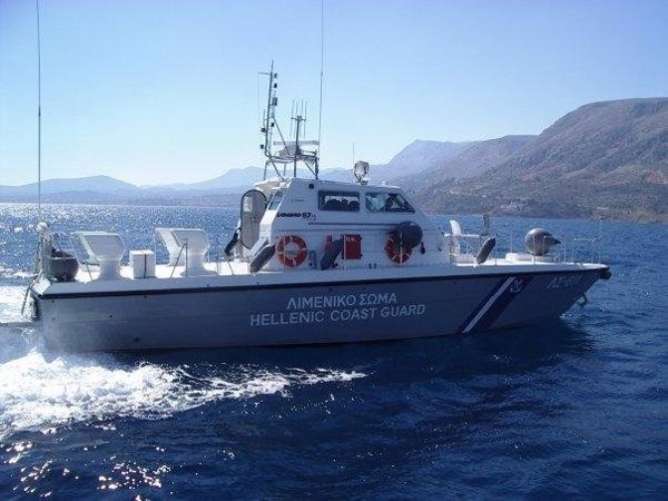 Tres migrantes muertos y decenas desaparecidos tras el naufragio de un velero en el mar Egeo