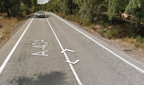 Mueren dos personas y otra resulta herida en un accidente de tráfico en Cala (Huelva)