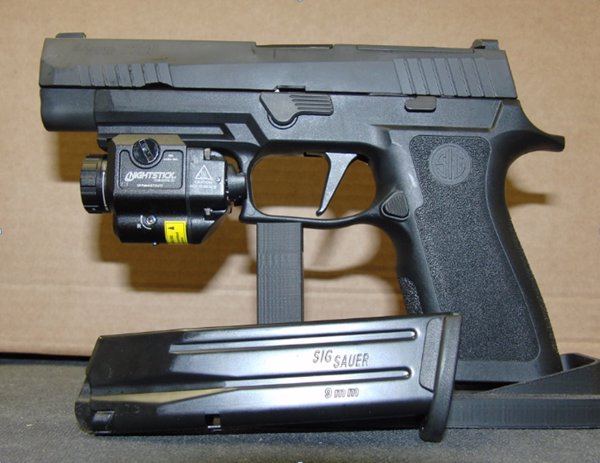 La Policía adquiere 300 pistolas para renovar el arma reglamentaria de todos los agentes del GEO