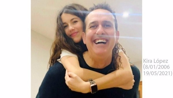 El padre de Kira, que se suicidó con 15 años, presenta 230.000 firmas en el Congreso por un protocolo contra el bullying