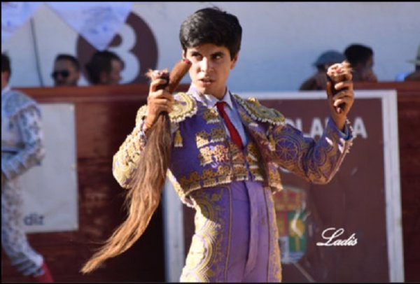 PACMA denuncia a España ante la ONU por no proteger a los niños contra la tauromaquia