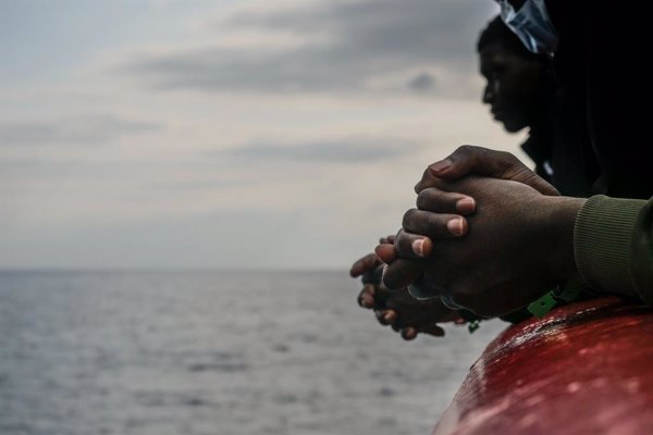 Francia se ofrece a acoger a los migrantes de uno de los barcos atrapados en el Mediteráneo