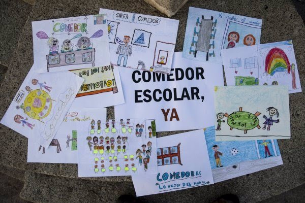 Entregan dibujos infantiles en el Congreso por la gratuidad del comedor escolar de cada niño en situación de pobreza