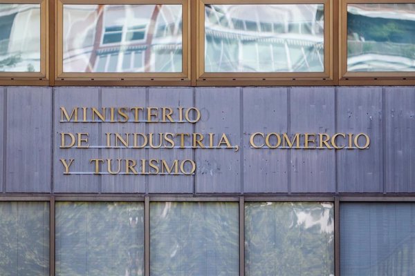 El Ministerio de Industria concede 11 millones a 17 proyectos para la transición industrial del sector farmacéutico