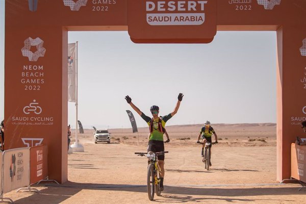 Julen Zubero gana la segunda etapa y David Valero sigue líder en la Titan de Arabia