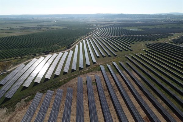 Bruselas y actores industriales crean una alianza para impulsar la producción de energía solar