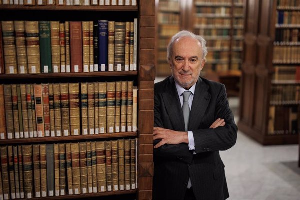 La RAE entregará en seis meses un informe de oficio sobre los