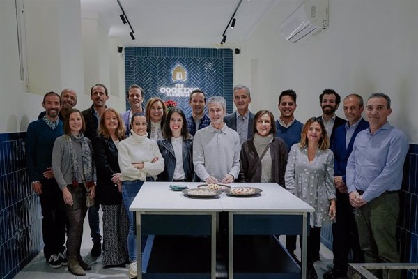 El atleta español Martín Fiz prepara a 37 corredores para el maratón de Marrakech con ASISA