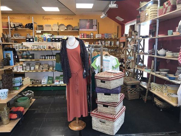 Organizaciones de Comercio Justo piden a los ciudadanos en una campaña optar por un consumo responsable en las fiestas