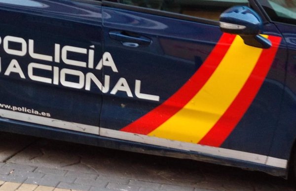 Policía Nacional reduce con un disparo a un hombre que intentó agredir con un cuchillo a un agente en Málaga