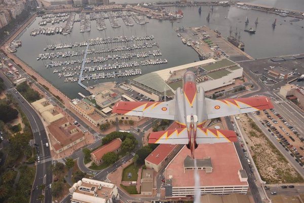 Alicante despide este domingo a la flota de The Ocean Race con una exhibición aérea de la Patrulla Águila