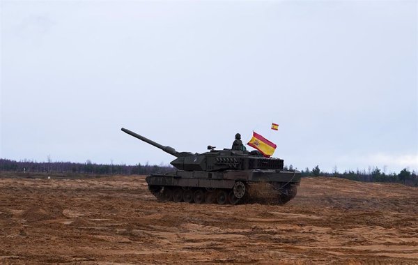 Robles visita este viernes el contingente español en Letonia en medio del debate por el envío de 'Leopard' a Ucrania