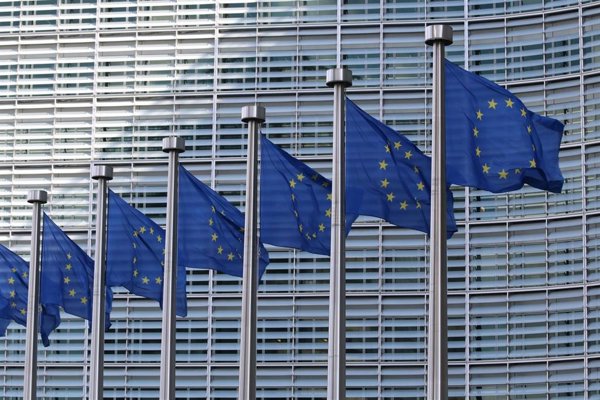 Bruselas expedienta a España por incumplir la norma de prevención de blanqueo de capitales de la UE