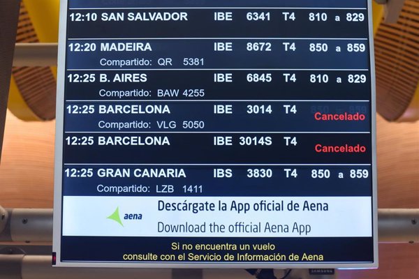 Economía/Turismo-La caída de sistemas de Iberia sigue produciendo retrasos por la tarde pero no prevén más cancelaciones