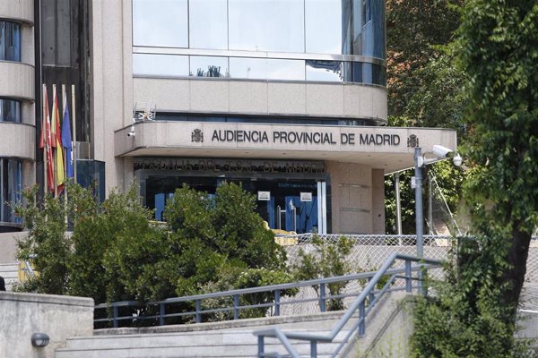 El juicio a los traductores de la Policía en el que testificará Villarejo empezará este lunes