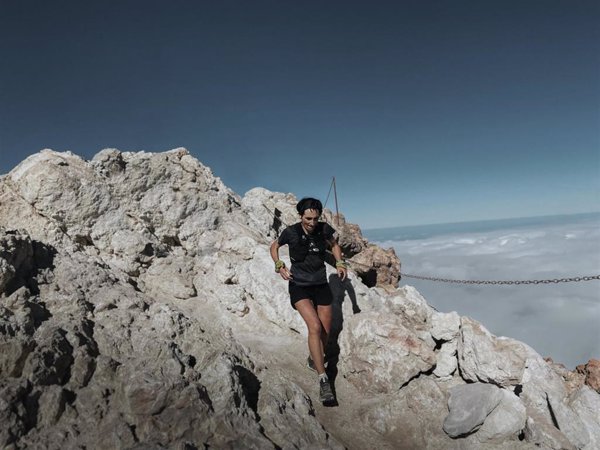 Oihana Kortazar bate el récord de ascenso y descenso al Teide