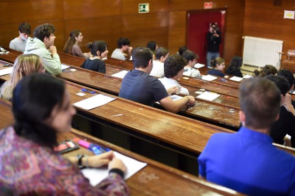 Más de 6.000 profesores asociados en universidades madrileñas, llamados a huelga contra la nueva Ley Universitaria