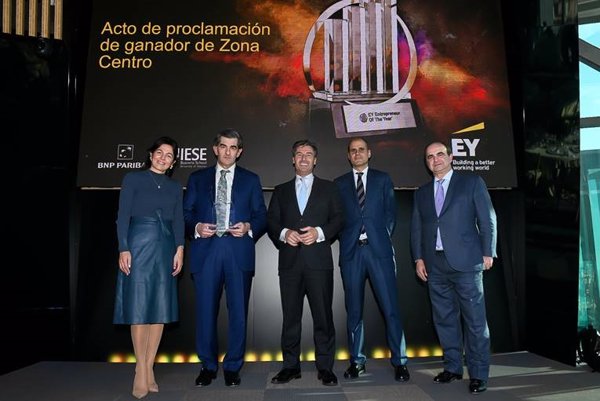 Juan Abarca (HM Hospitales) gana el XXVI Premio Emprendedor del Año de EY por la Zona Centro