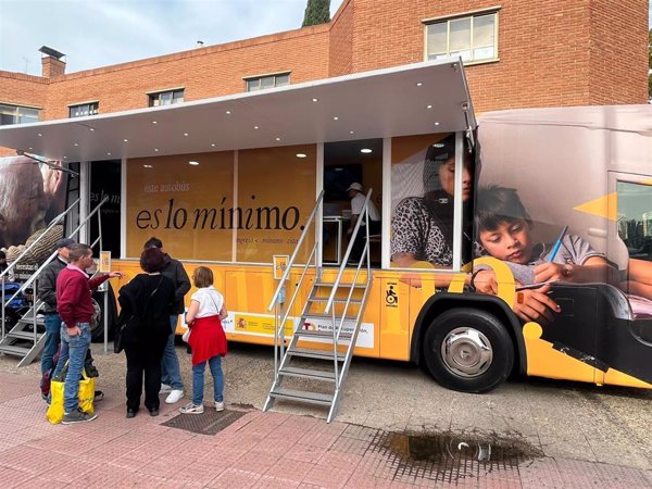 El autobús del IMV se desplaza a Cataluña tras atender ya casi 2.700 consultas en cuatro meses
