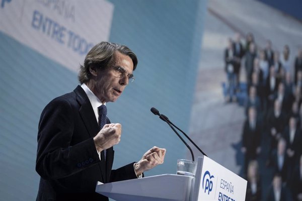 Aznar dice que el PSOE 