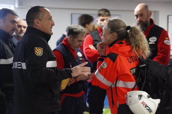 Los efectivos españoles de rescate, en Turquía a la espera de poder llegar a la zona afectada por el terremoto