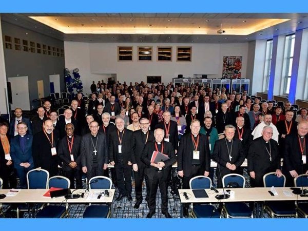 Los obispos europeos abogan por tomar decisiones