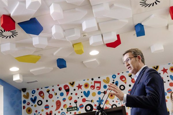 Feijóo acusa a Sánchez de politizar la sanidad e intentar