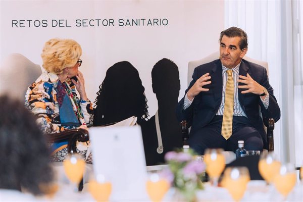 Juan Abarca (HM Hospitales) defiende la gestión sanitaria pública pero pide que sea