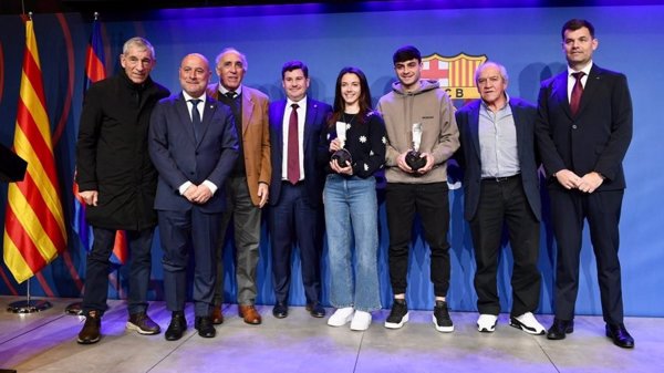 Aitana Bonmatí y Pedri González reciben los premios 'Barça Jugadors' por su juego limpio