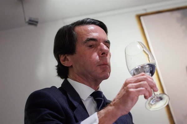 Aznar reúne a Feijóo, exministros y su círculo más cercano en una 