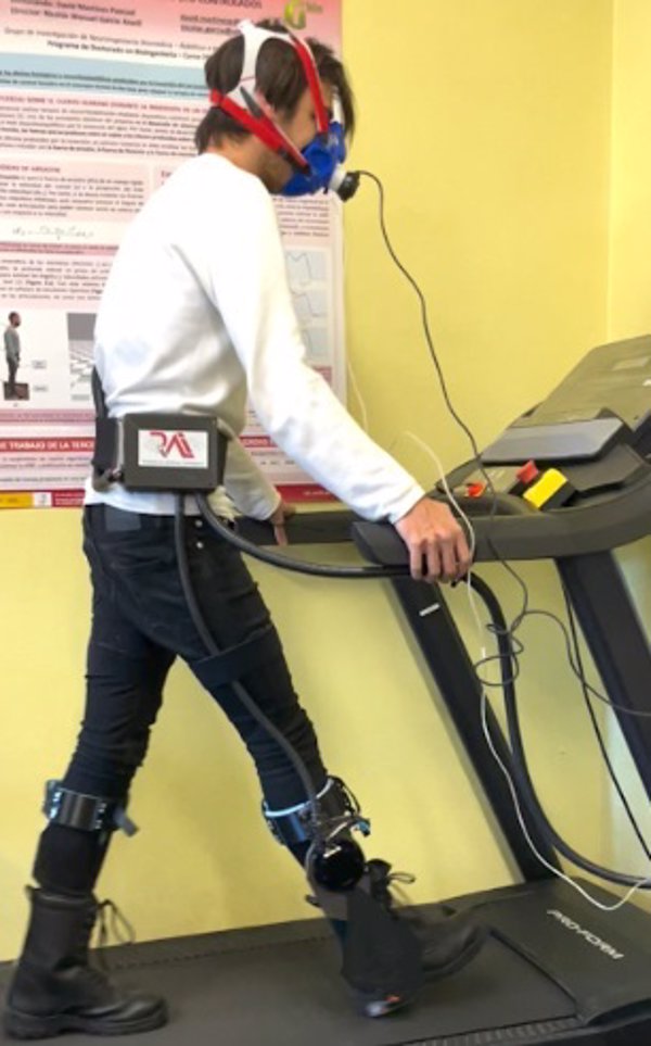 La UMH desarrolla unas botas robóticas para reducir la fatiga de los cuerpos de respuesta en emergencias