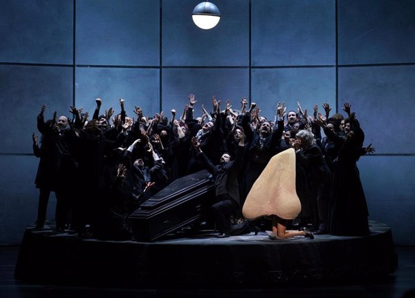 Música contra la censura en un estreno 'de narices' en el Teatro Real