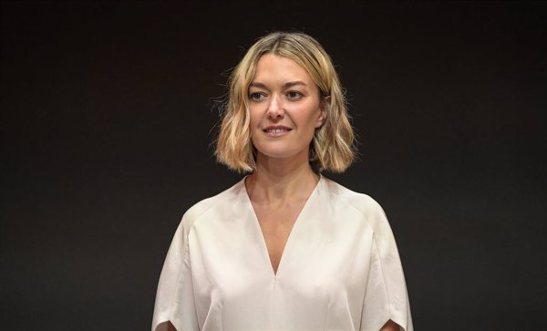 Marta Ortega ejerce de anfitriona en la exposición 'Steven Meisel 1993', dedicada al fotógrafo de la moda