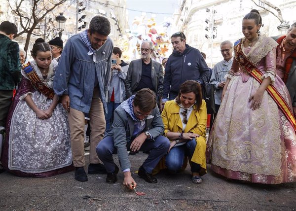 Almeida promete una mascletà en Madrid si Catalá es alcaldesa de Valencia: 