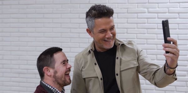 'No Más Acoso', nueva campaña de Asindown y Alejandro Sanz contra el acoso escolar a personas con síndrome de Down