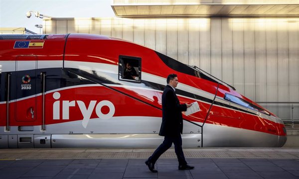 La entrada de Ouigo e Iryo duplica los pasajeros del trayecto Madrid-Valencia en el último trimestre de 2022
