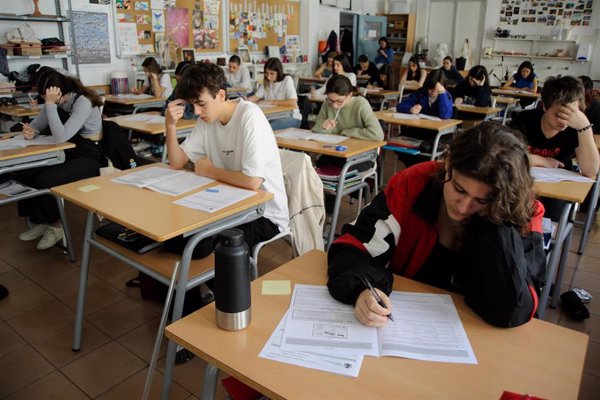Los periodistas podrán impartir clases de Lengua y Literatura en Secundaria y Bachillerato a partir del próximo curso