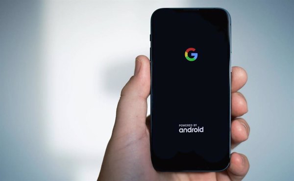 Los creadores del reloj Pebble desarrollan un 'smartphone' Android de tamaño compacto con características premium