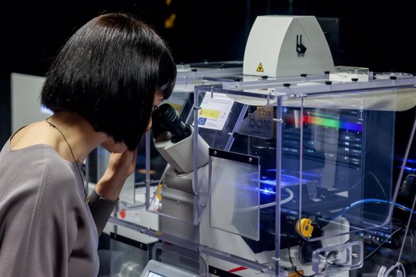 El interés de los españoles en Ciencia y Tecnología desciende 2 puntos en 2 años, del 14,2% al 12,3%, según FECYT