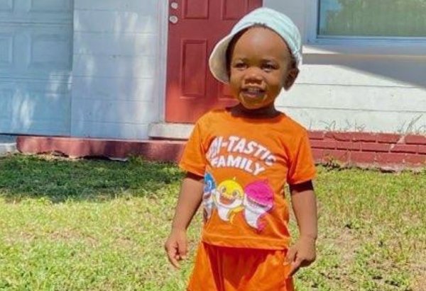 Hallan el cuerpo de un niño de dos años en las fauces de un caimán en Florida tras el brutal asesinato de su madre