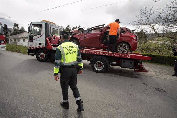 Ribadeo (Lugo) decreta tres días de luto por la muerte de los cuatro jóvenes del municipio en el accidente de Xove